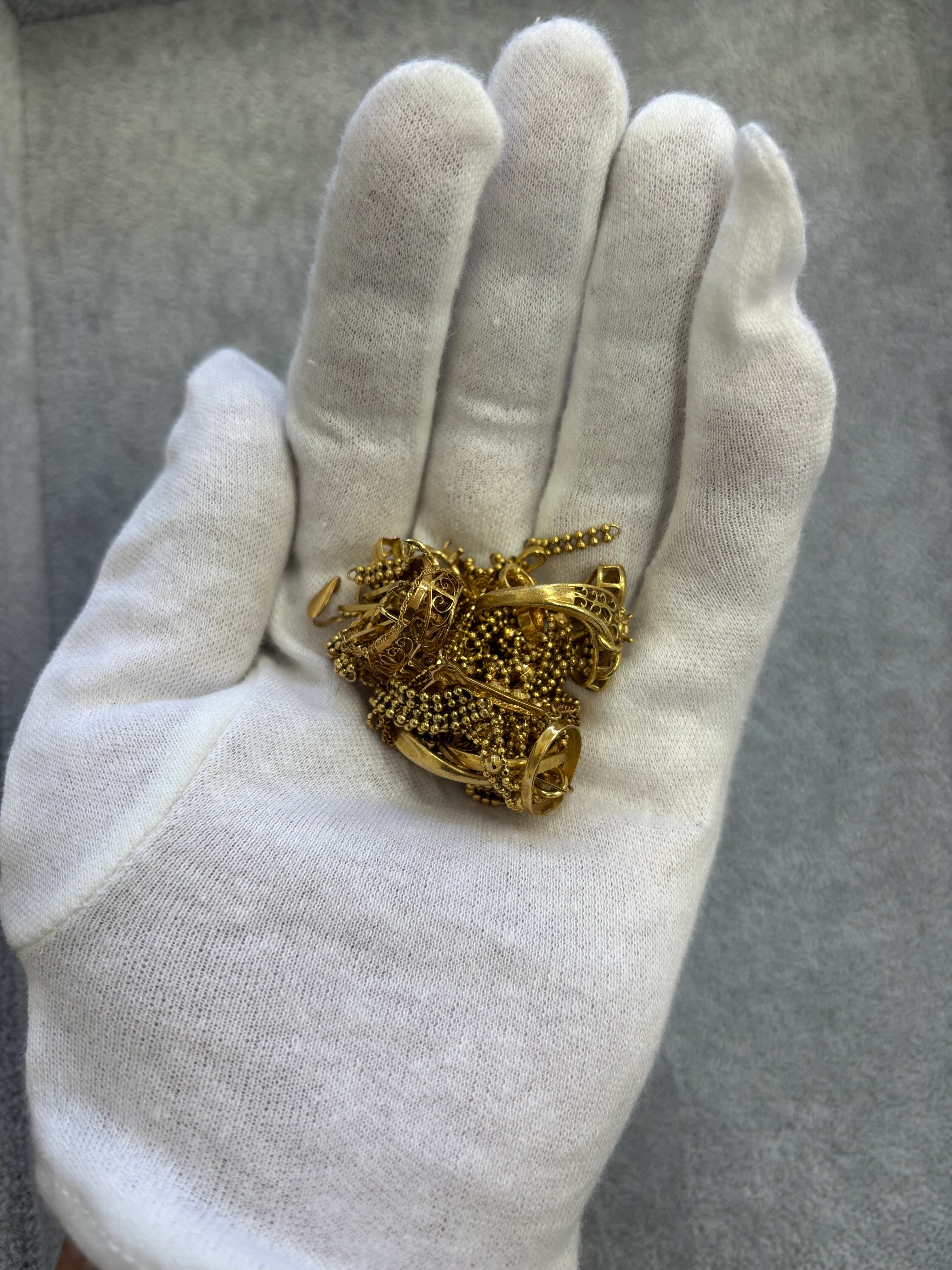 西脇市・多可町でK18 アクセサリーを高価買取｜手の平に乗る量で約70万